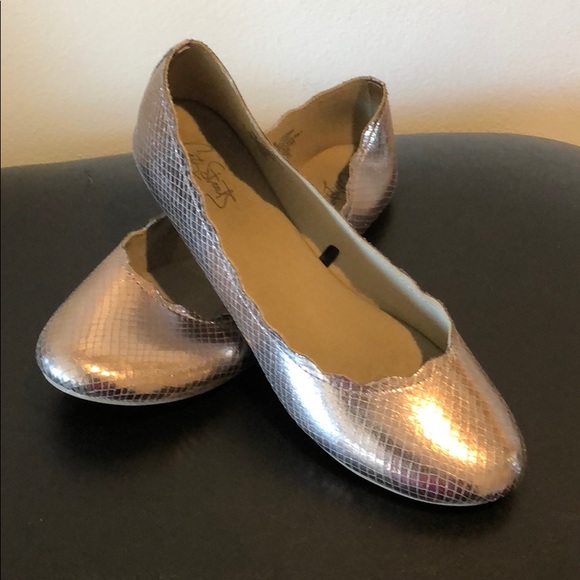 City Streets Metallic Flats - Picture 1 of 5